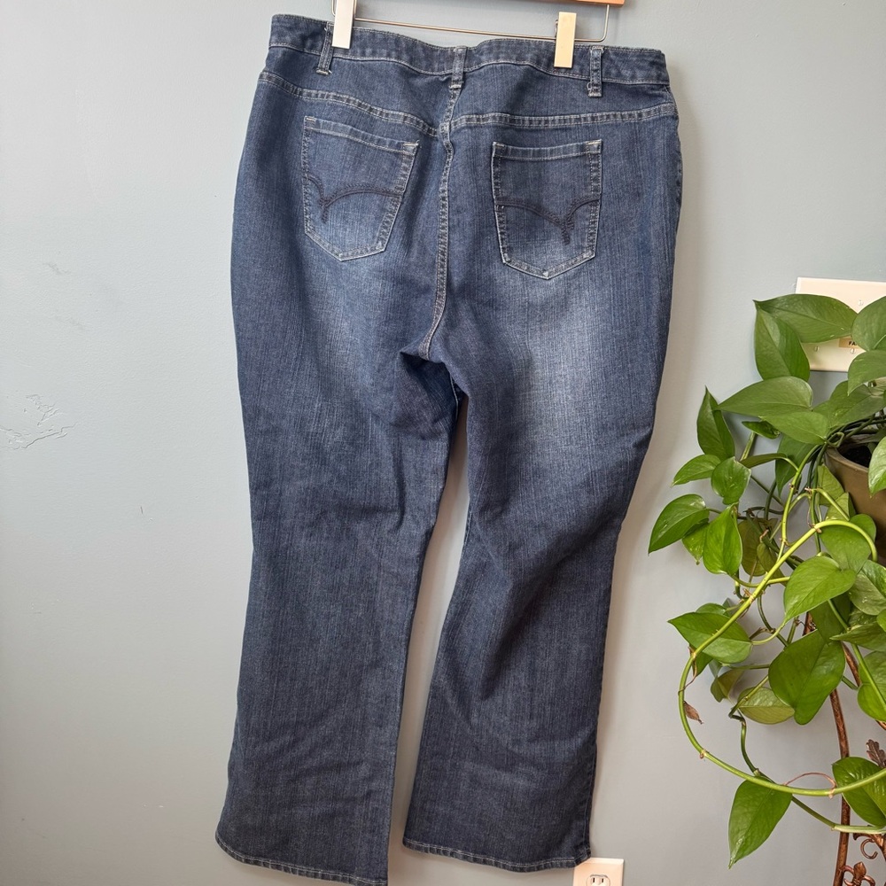 Fashion Bug Women's Boot Cut Jeans. Size 22W (actual 38x31) - Picture 6 of 10